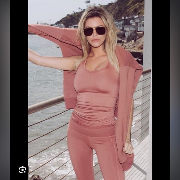 Morgan Stewart Sport Sleeveless Scoop Neck Tank Top, Small - Picture 2 of 10